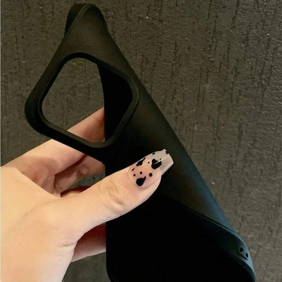 ⚠️Clearance iPhone 13/Pro/Pro Max Solid Black Phone Case - Picture 3 of 4